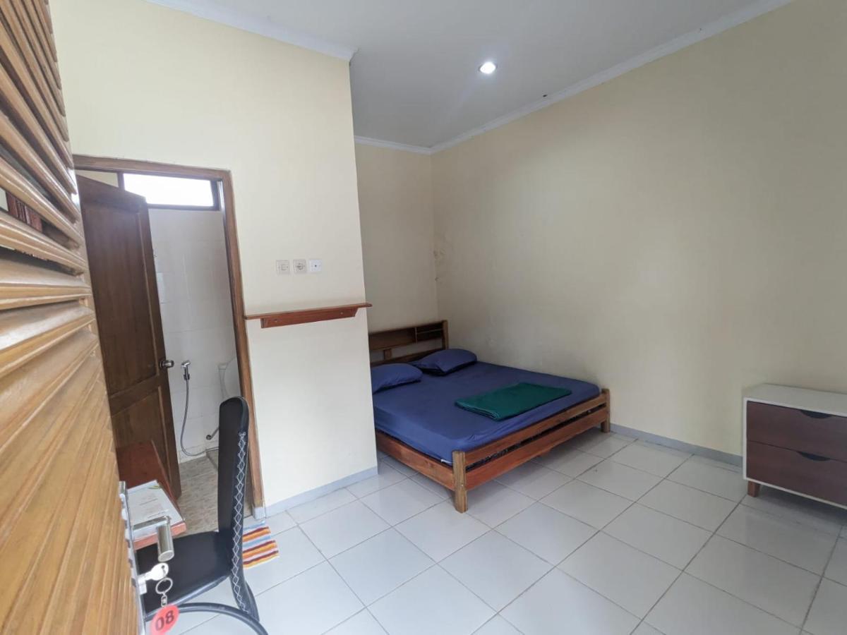 Rumah Pagar Merah Homestay Yogyakarta Exterior foto