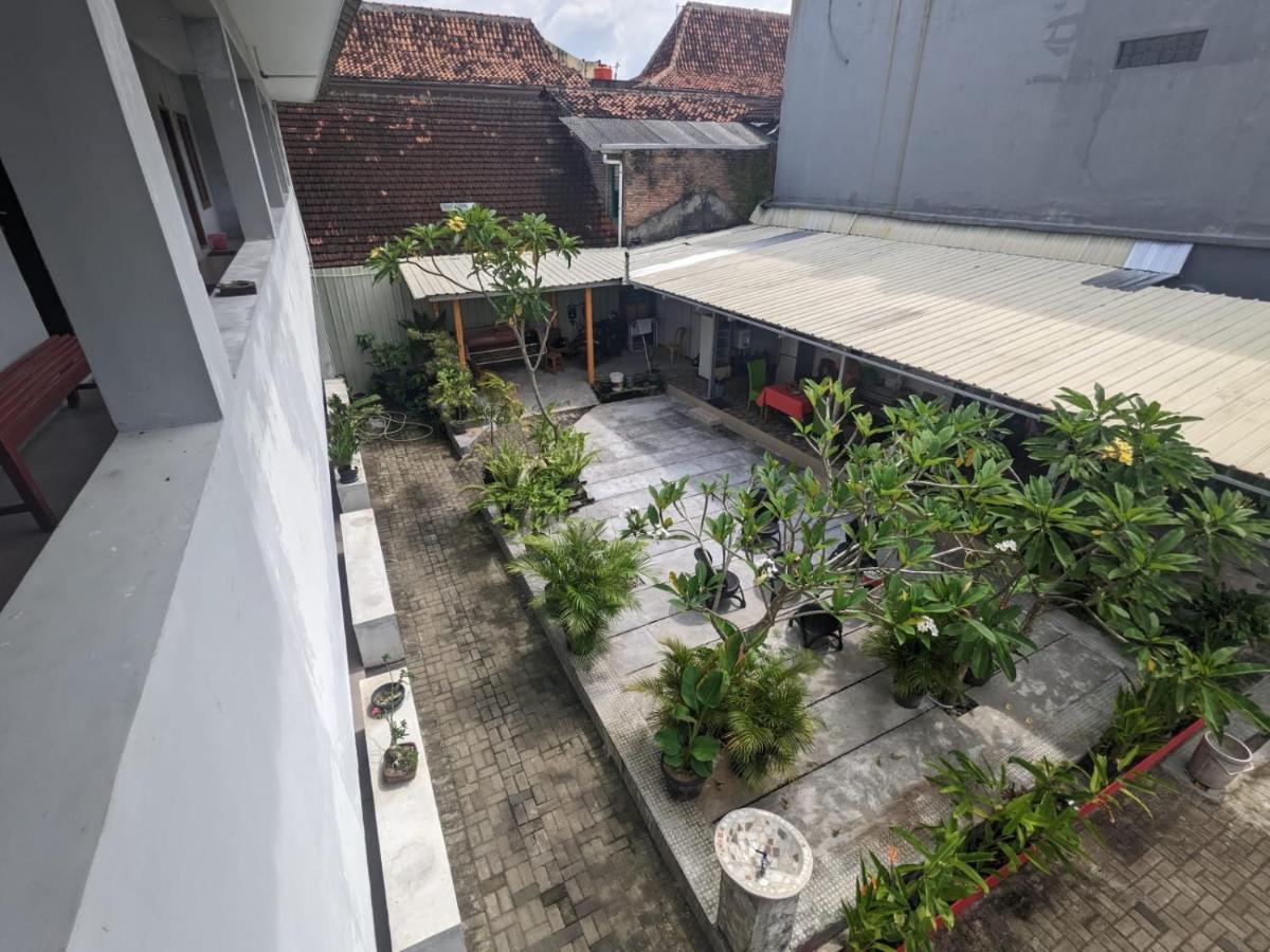 Rumah Pagar Merah Homestay Yogyakarta Exterior foto